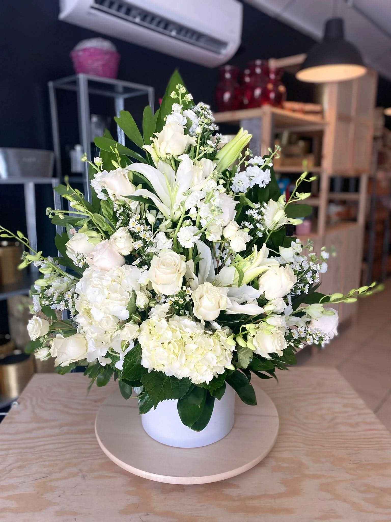 Arreglo Funeral Lluvia de Hortensias - FLOVERS